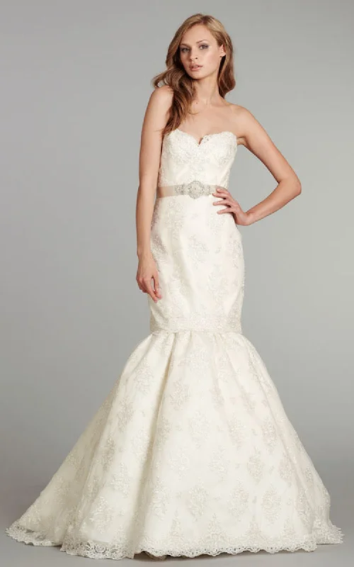 Stunning Strapless Embroidered Lace Dress With Crystal Beaded Belt Ruffled Wedding Dress Stunning Strapless Embroidered Lace Dress With Crystal Beaded Belt Ruffled Wedding Dress