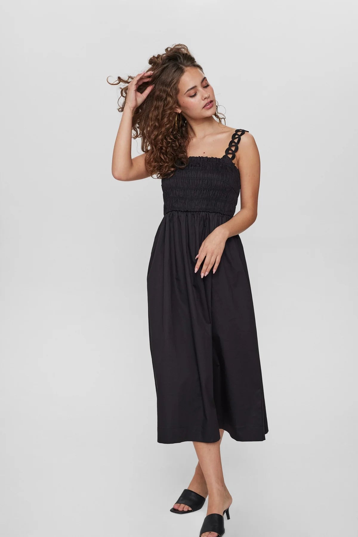 Fia Midi Strap Dress Caviar Sleeveless midi dresses