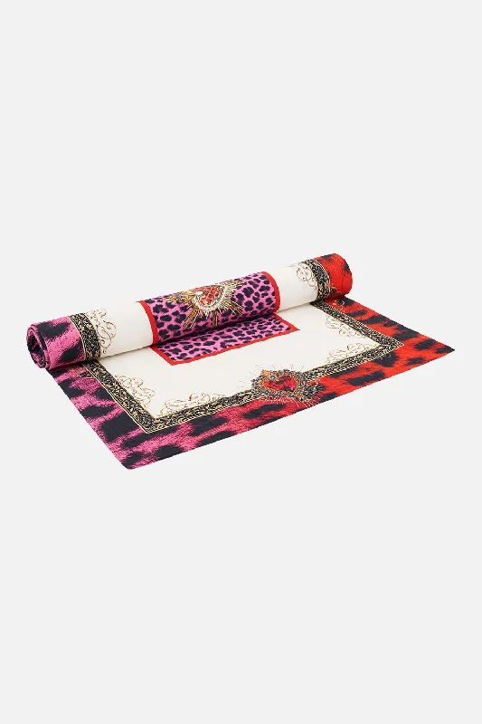 TABLE RUNNER ARTESANIA MANIA Monochrome unclassified dresses