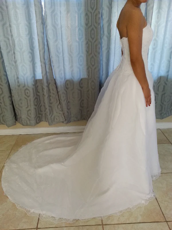 David's Bridal Michaelangelo Sequin unclassified dresses