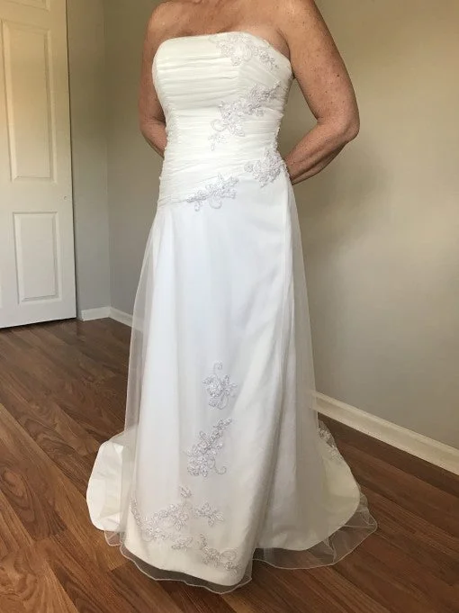 David's Bridal NA Anniversary unclassified dresses