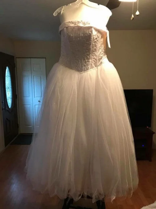 David's Bridal Nt8017 Color block unclassified dresses
