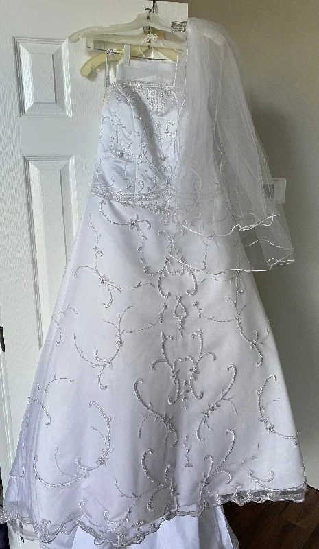David's Bridal Oleg Cassini Collection Knitted unclassified dresses