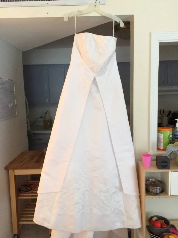 David's Bridal St Tropez Gothic unclassified dresses