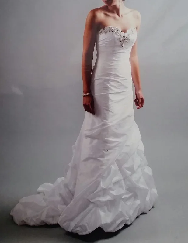 Demetrios don't remember Ruffled unclassified dresses