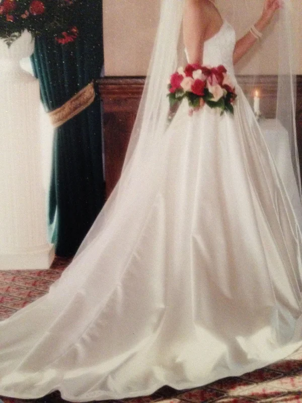 Demetrios Ilissa Tiered unclassified dresses