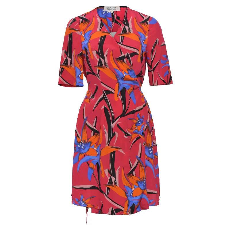 Diane Von Furstenberg Printed Wrap Dress in Red Silk Sleeveless unclassified dresses