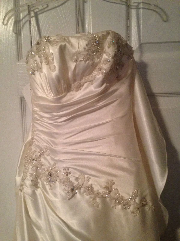 Maggie Sottero Alexandria Gothic unclassified dresses