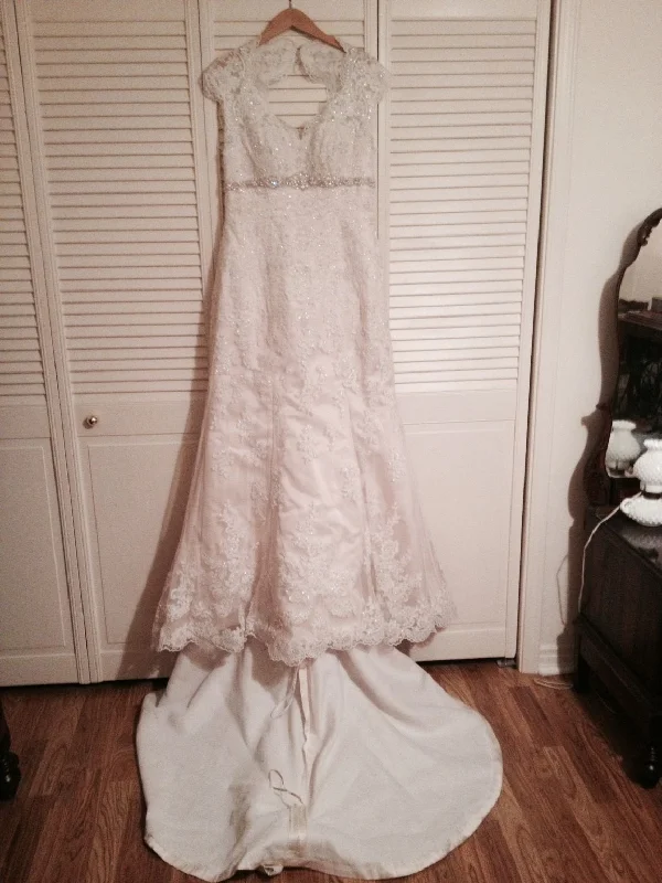 Maggie Sottero Bernadette Smocked unclassified dresses