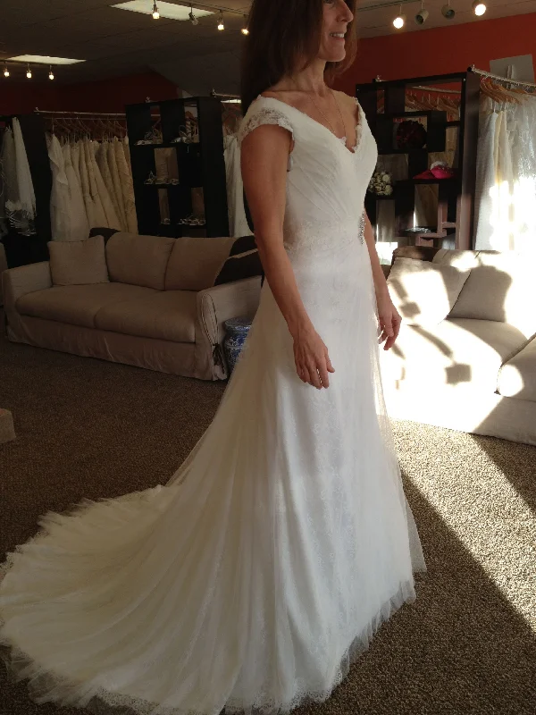 Maggie Sottero Unsure Color block unclassified dresses