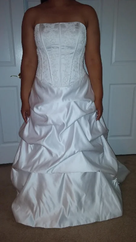 David's Bridal OP 8946 Elegant unclassified dresses