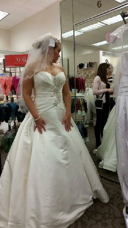Oleg Cassini Ballgown Minimalist unclassified dresses