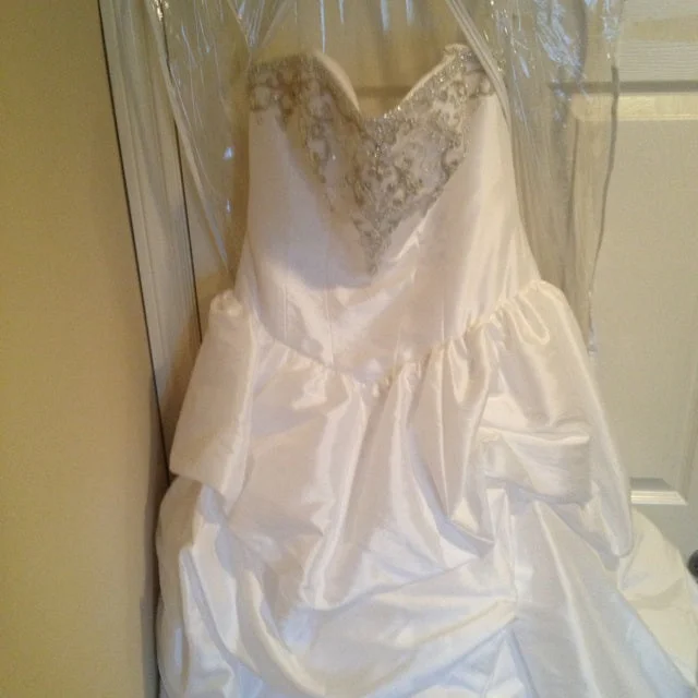 Other Taffeta Sample Dress Minimalist unclassified dresses