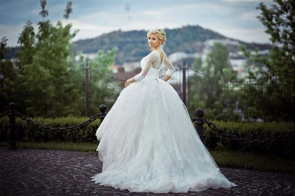 Pronovias Dauco Mesh unclassified dresses