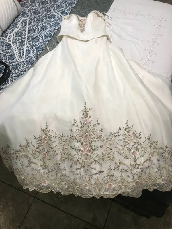 David's Bridal Oleg Cassini / CV008 Gothic unclassified dresses